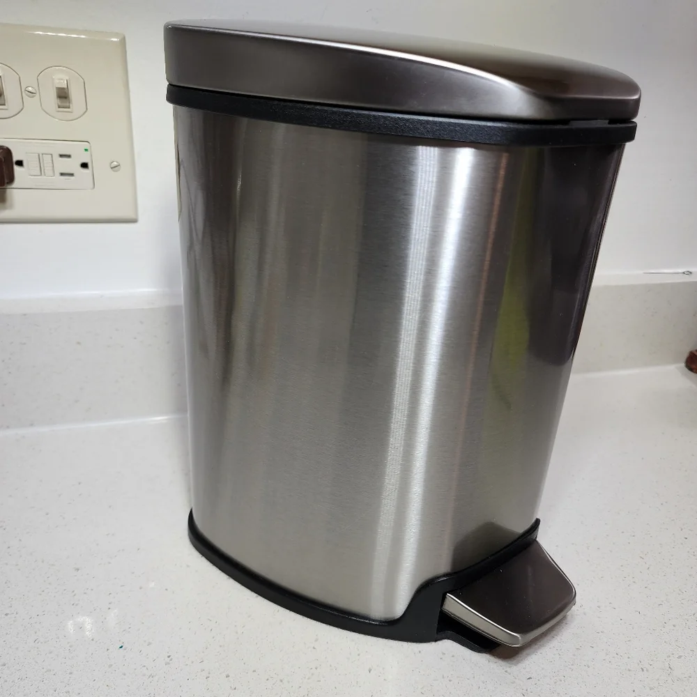 Stainless Steel Trash Can with Pedal. Receptable With Lid. New No Tags - Picture 10 of 13